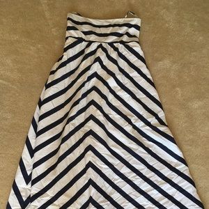 Jessica Simpson Maternity Dress